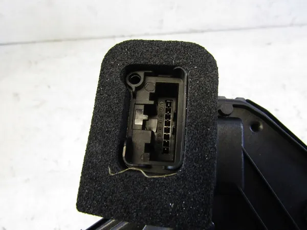 BAGAGELUCKA HÖGER BAK SKODA OCTAVIA IV 2023 image 7