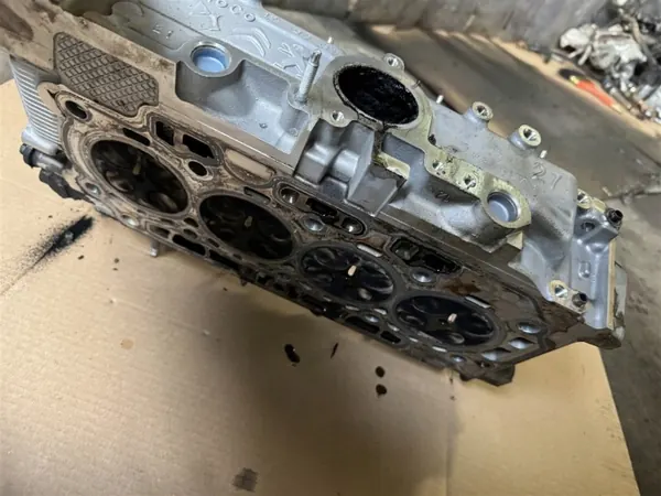 OEM 9812313410 Culasse & Arbres à Cames 1.5 HDI image 9