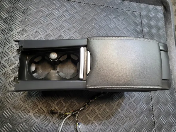 OEM PODLOKIETNIK TUNEL SRODKOWY SCHOWEK VOLVO XC60 I LIFT XXX image 3