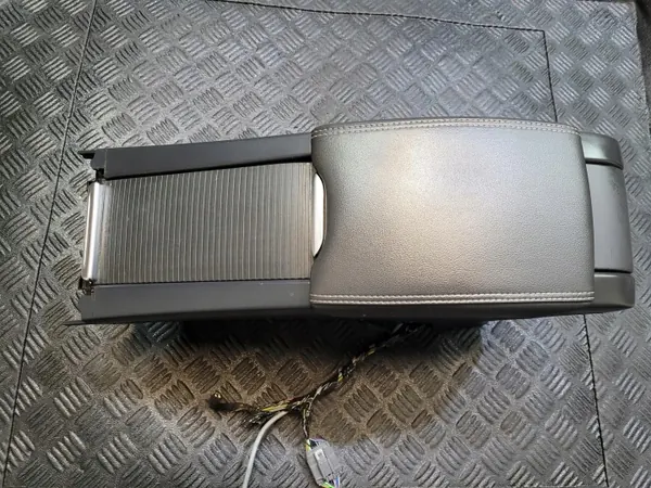 OEM PODLOKIETNIK TUNEL SRODKOWY SCHOWEK VOLVO XC60 I LIFT XXX image 4