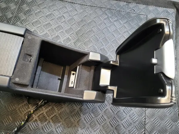 OEM PODLOKIETNIK TUNEL SRODKOWY SCHOWEK VOLVO XC60 I LIFT XXX image 5