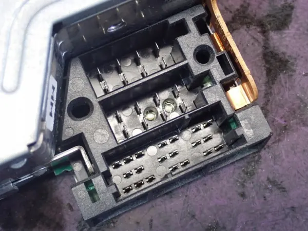 Radio CD Citroen OEM Zawada-387105- Usado image 5