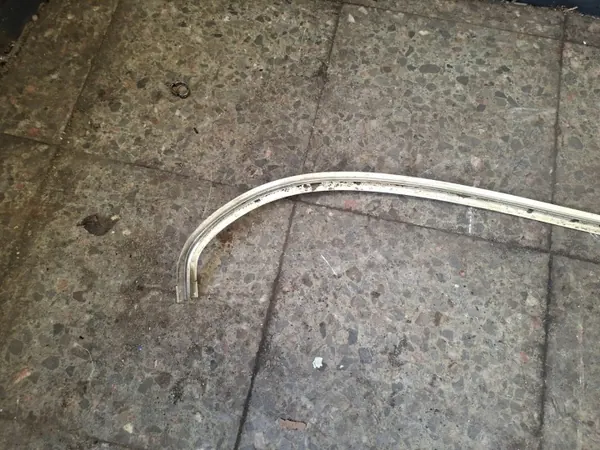 Mercedes W116 Achterruit Chrom Strip - Gebruikt image 6
