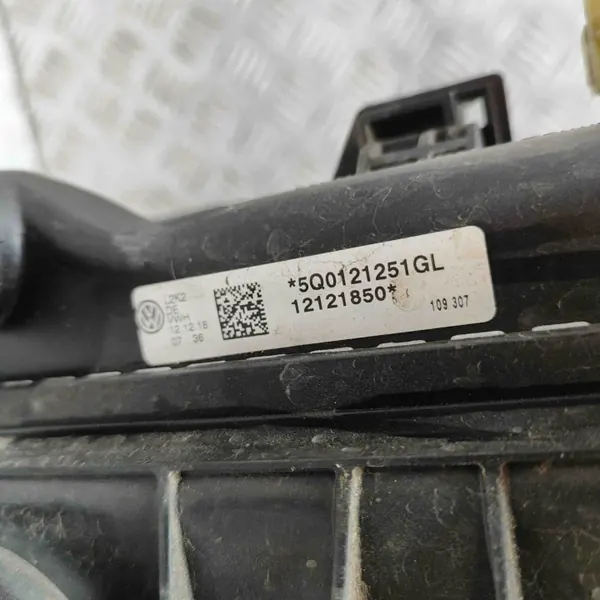 Peça refrigeração Audi Q3 OEM 5Q0121251GL - Usado image 5