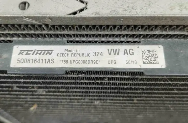 Peça refrigeração Audi Q3 OEM 5Q0121251GL - Usado image 9