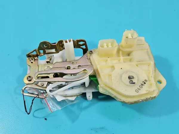 Fecho porta-malas OEM IMPRK1559308 para Honda CR-V II image 3