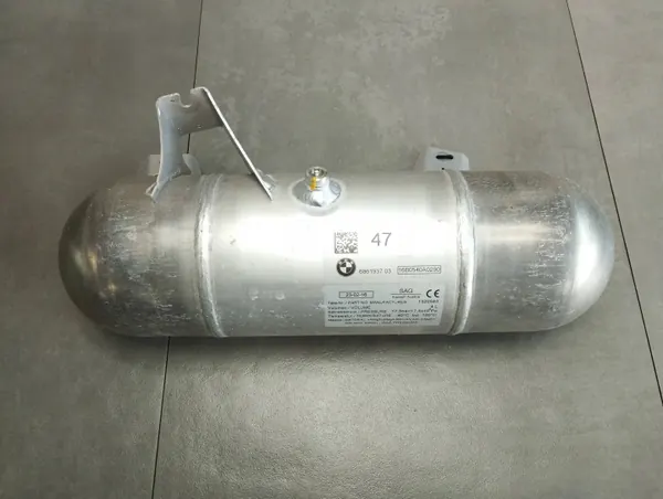 BMW 7 G11 Paineastia OEM 6861937 - Käytetty image 2