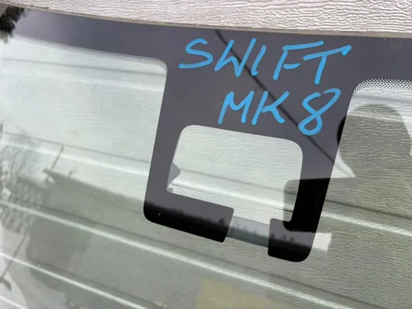 Suzuki Swift MK8 voorruit OEM IG AUTO PEŁCZYN image 3