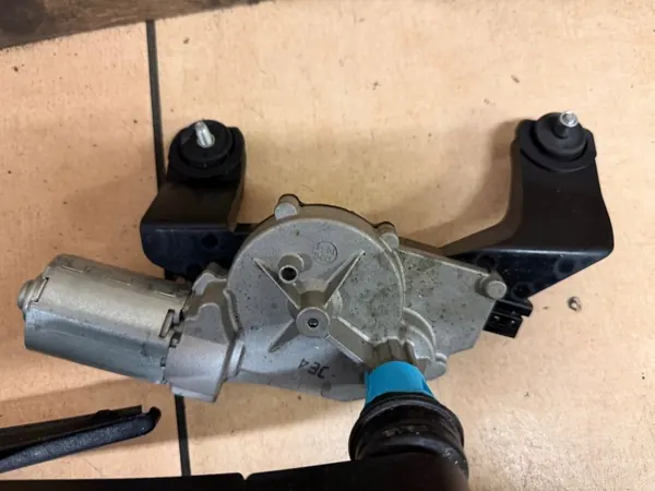 Bakre vindrutetorkarmotor OEM 987002W000 Hyundai Santa Fe image 4