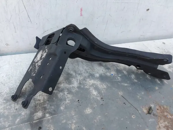 Mercedes-Benz E-luokka 211 oikea ajovalokiinnike OEM KOL7980 image 5