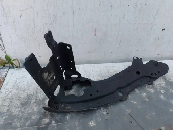 Mercedes-Benz E-luokka 211 oikea ajovalokiinnike OEM KOL7980 image 6