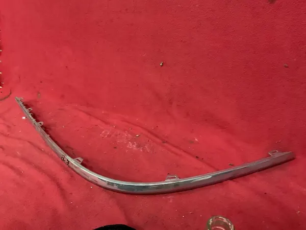 VW Passat B6 Sedan Takaluukun Kromilista Oikea OEM image 3