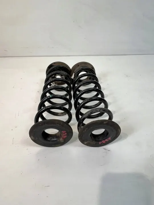 OEM 5Q0512149 Taka-iskunvaimentimen jousisarja Audi A3 image 2