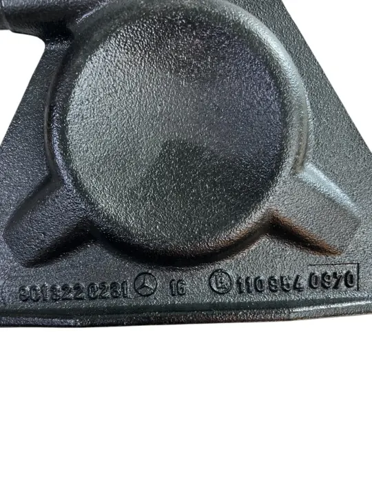 Suporte direito da biela OEM A9013220231 image 4