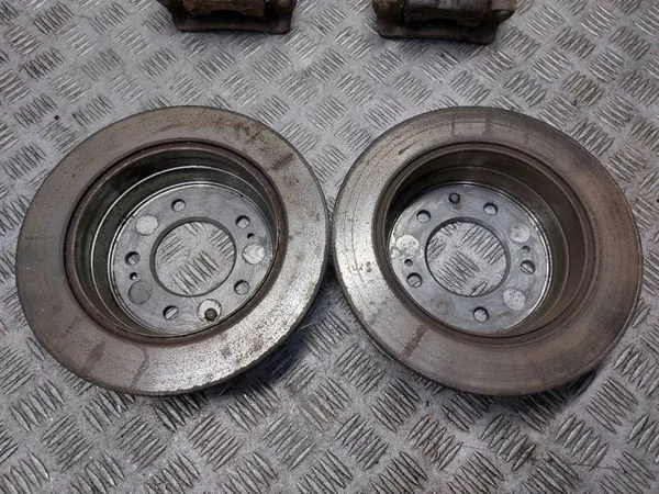 Disques et étriers de frein avant OEM 1.6 CRDI Hyundai i30 image 3