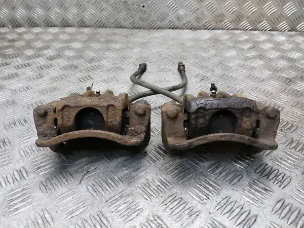 Disques et étriers de frein avant OEM 1.6 CRDI Hyundai i30 image 8