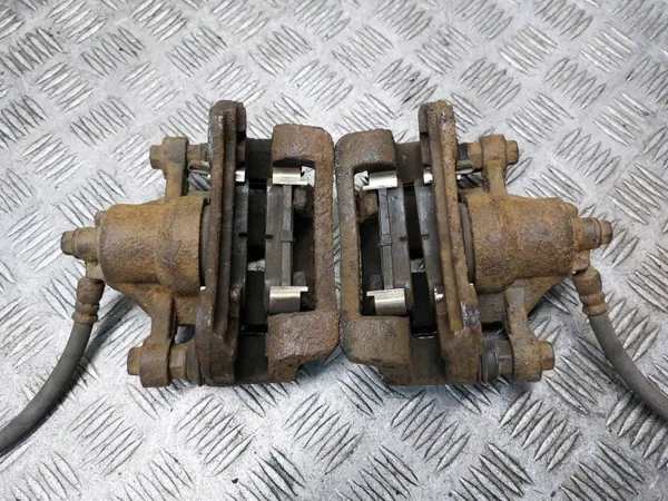 Disques et étriers de frein avant OEM 1.6 CRDI Hyundai i30 image 9