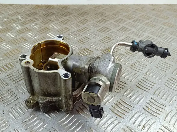 Bomba de combustível VOLVO XC90 I 2.0L 2018 OEM 31480558 image 2