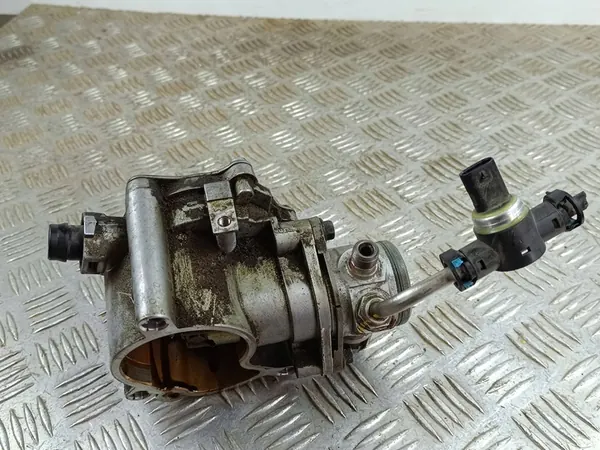 Bomba de combustível VOLVO XC90 I 2.0L 2018 OEM 31480558 image 6