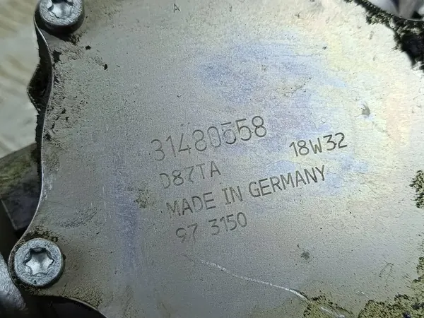 Bomba de combustível VOLVO XC90 I 2.0L 2018 OEM 31480558 image 7