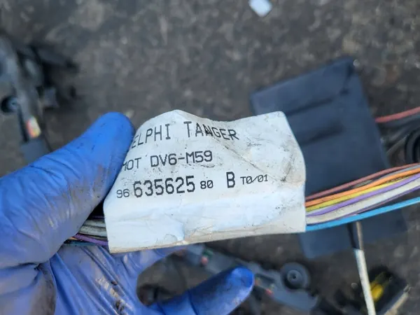Moottorin Johdotus OEM 9649860080 Peugeot Partnerille image 10