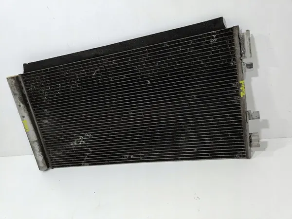 Condensador AC Renault OE 921000294R Usado image 4