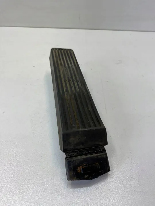 Mercedes-Benz Gaspedaal OEM A1233010082 voor SL R107 image 3