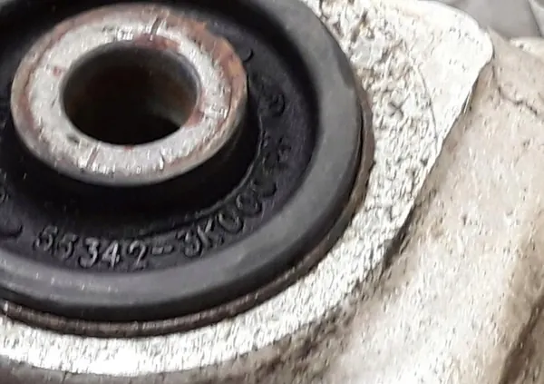 Braccio di controllo posteriore superiore Hyundai Santa Fe 2007 553423K000 image 7