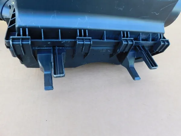 Luftfiltergehäuse + Rohr OEM A0000907801 Gebraucht image 3