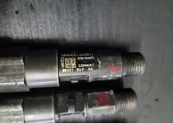 Injektor Ford Mondeo MK3 2.0 TDCI OEM 2S7Q-9K546-AH image 2