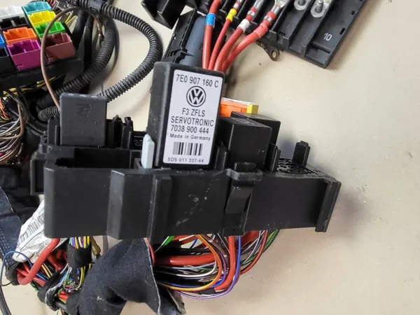 Johdotus Asennus Relä 503 VW Multivan T5 Lift 2.0 Bi TDI OE image 7