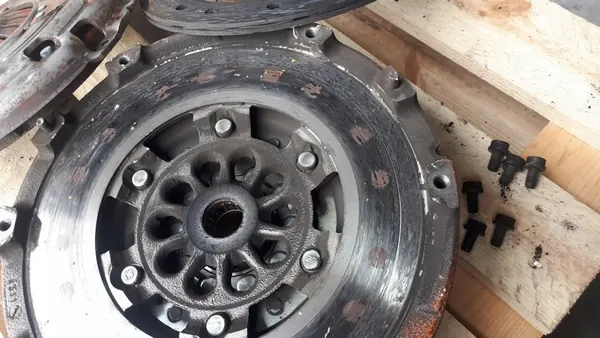 A4 B9 8W Clutch Dual Mass Flywheel 2.0 TFSI A5 8W OEM image 8