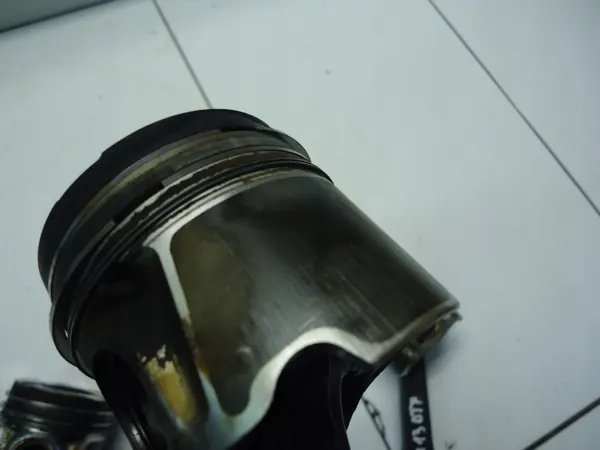 Piston OPEL avec Bielle OEM A13DTE image 5