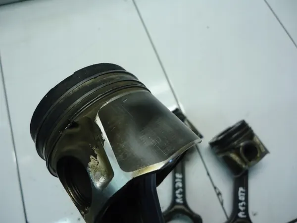Piston OPEL avec Bielle OEM A13DTE image 7