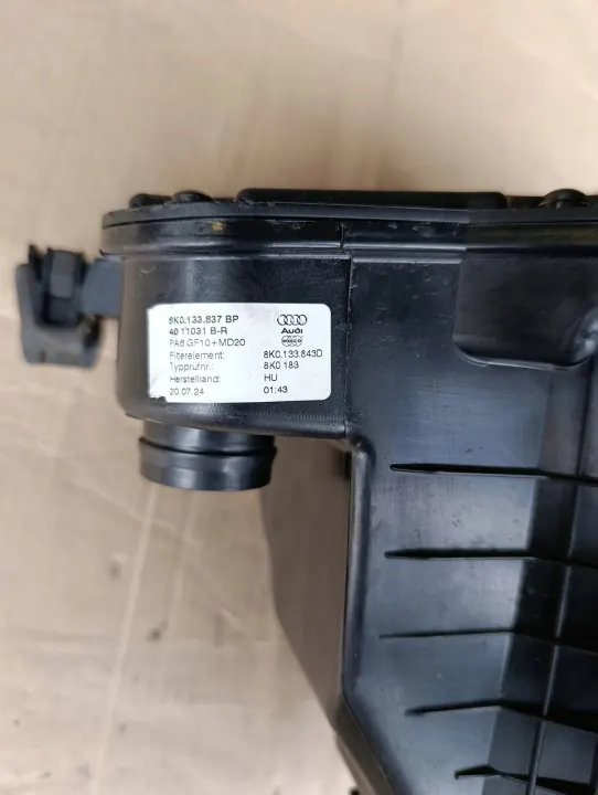 Audi A4 B8 Ilmansuodinkotelo OEM 8K0133837BP image 4