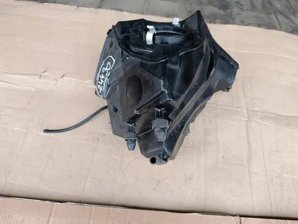 Audi A4 B8 Ilmansuodinkotelo OEM 8K0133837BP image 6