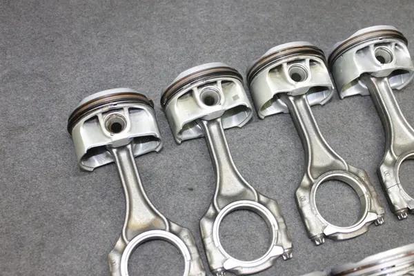 BMW M5 F10 M6 F12 X5M F85 X6M 5.0i S63B44B Kolv 8607933 image 2