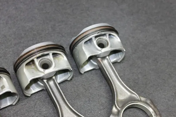 BMW M5 F10 M6 F12 X5M F85 X6M 5.0i S63B44B Kolv 8607933 image 3