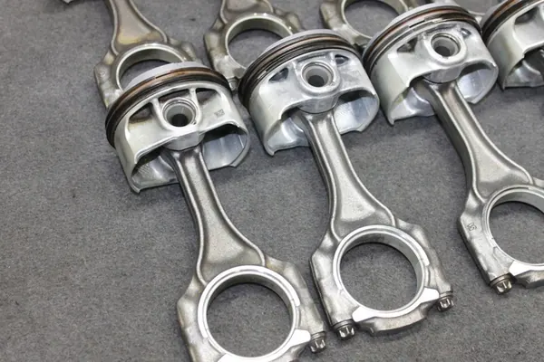 BMW M5 F10 M6 F12 X5M F85 X6M 5.0i S63B44B Kolv 8607933 image 4