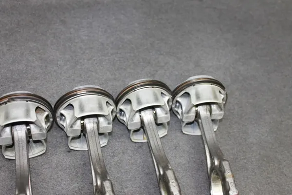 BMW M5 F10 M6 F12 X5M F85 X6M 5.0i S63B44B Kolv 8607933 image 9