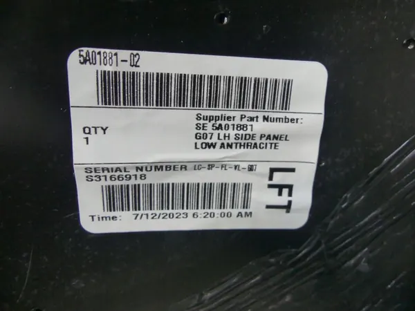 BMW X7 G07 Tavaratilan Verhoilu Vasen OEM 5A01881 5A01885 image 8