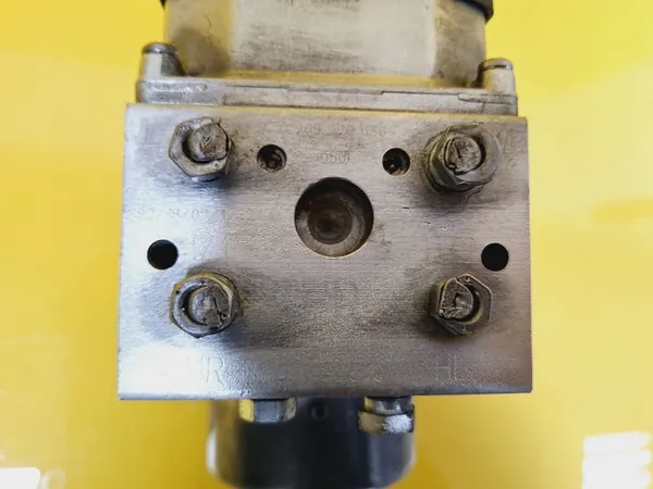 ABS Regelpomp 24432510 Opel Zafira A 2.0 image 8