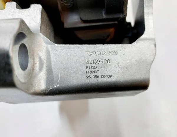 Volvo XC40 Linkes Getriebedämpfer-Bracket OEM 32139920 image 5