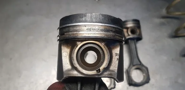 PISTON MERCEDES CLASE A W176 W246 CLA C117 W117 GLA X156 1.8 CDI image 3