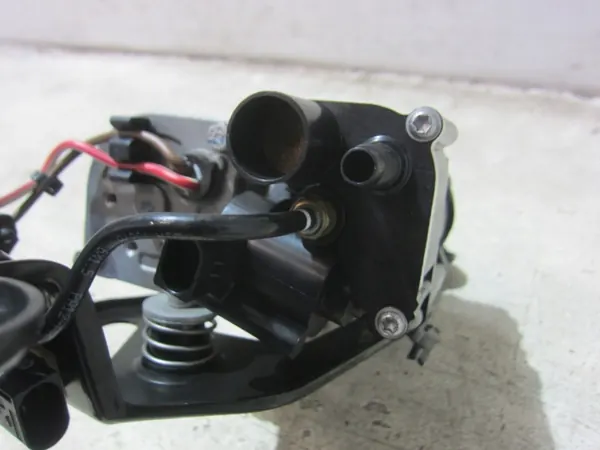 Compressor suspensão ar BMW X5 F15/F16 OEM 6875177 image 7