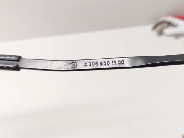 Mercedes-Benz pyyhinvarsio A2068201100 OEM - Käytetty image 5