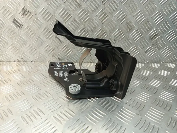 BMW I4 G26 Water Pump Mounting Bracket OEM 8490361 image 10