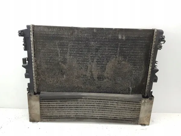 Radiateur d'eau OEM A6395010401 pour Mercedes-Benz Vito image 6