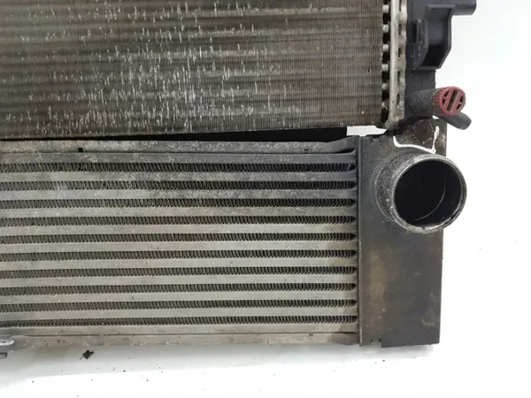Radiateur d'eau OEM A6395010401 pour Mercedes-Benz Vito image 7