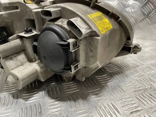 Vänster Xenon Strålkastare Mercedes C-Klass W203 A2038203559 image 6